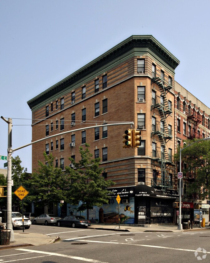 Building Photo - 653 E 5th St