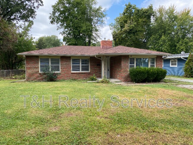 Building Photo - 411 Woodlawn Dr