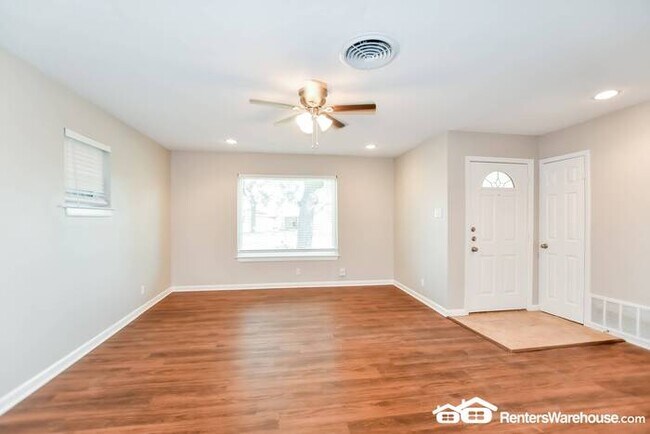 Foto del edificio - Newly renovated spacious 3 bed/2 bath with...