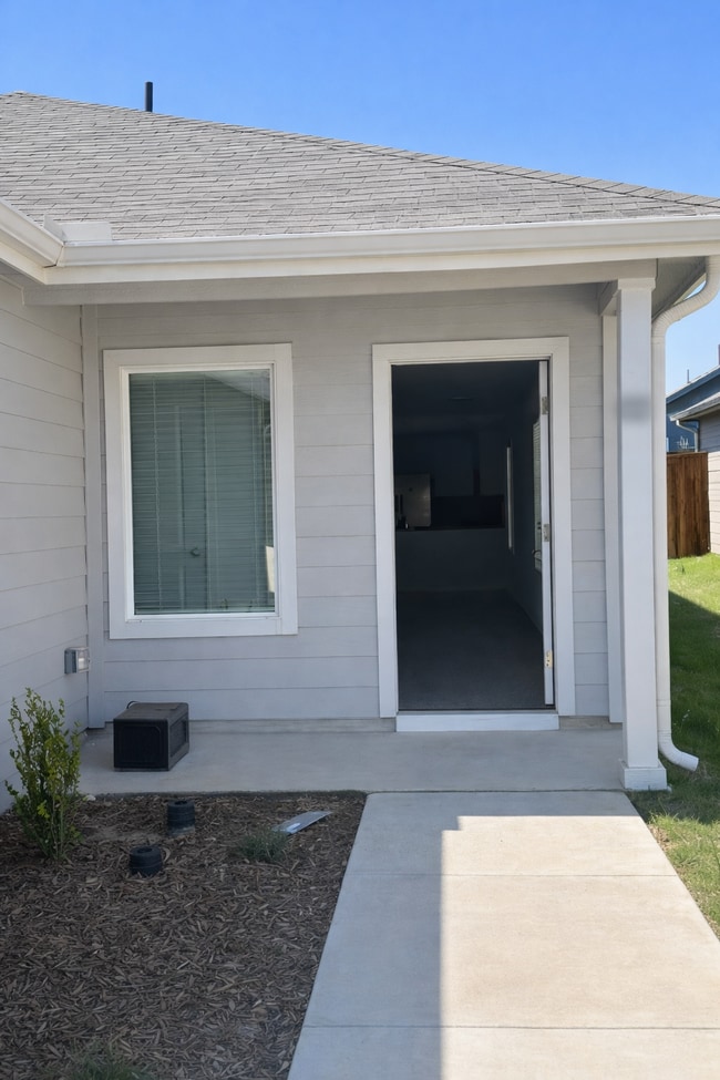 Entry - 3013 Campeiro Ave