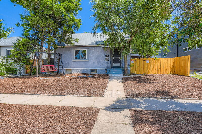 Primary Photo - 2110 S Sherman St