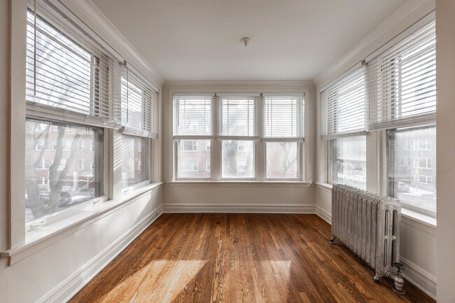 Building Photo - 1432 W Jonquil Terrace