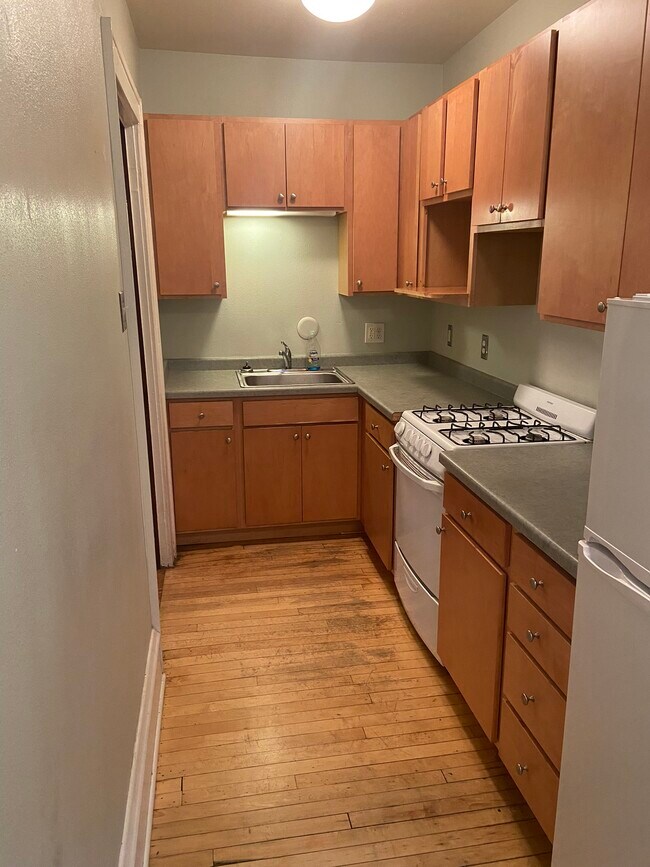 Cocina - 2021 E Park Pl