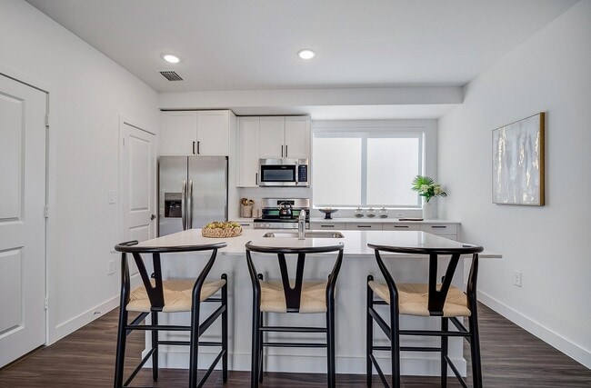 Cocina con vista al frente - The Addison in Palmetto Bay