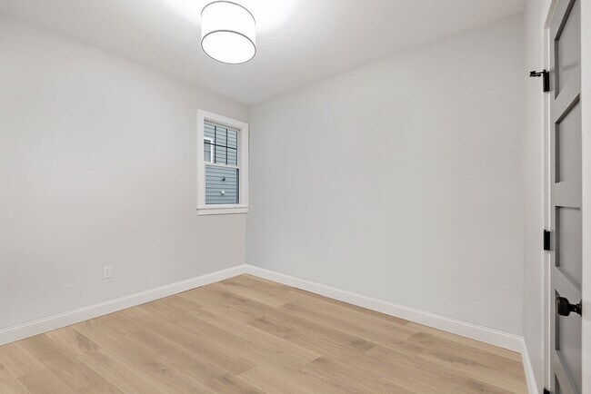 Building Photo - 375 Hyde Park Ave