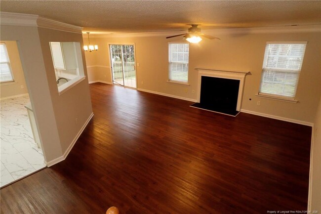 Foto del edificio - 100 Beverstone Dr