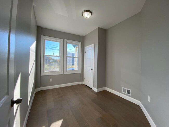 Building Photo - 46 19th Ave