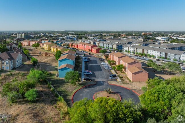 Building Photo - Cielo Hills Apartments - All Bills Paid