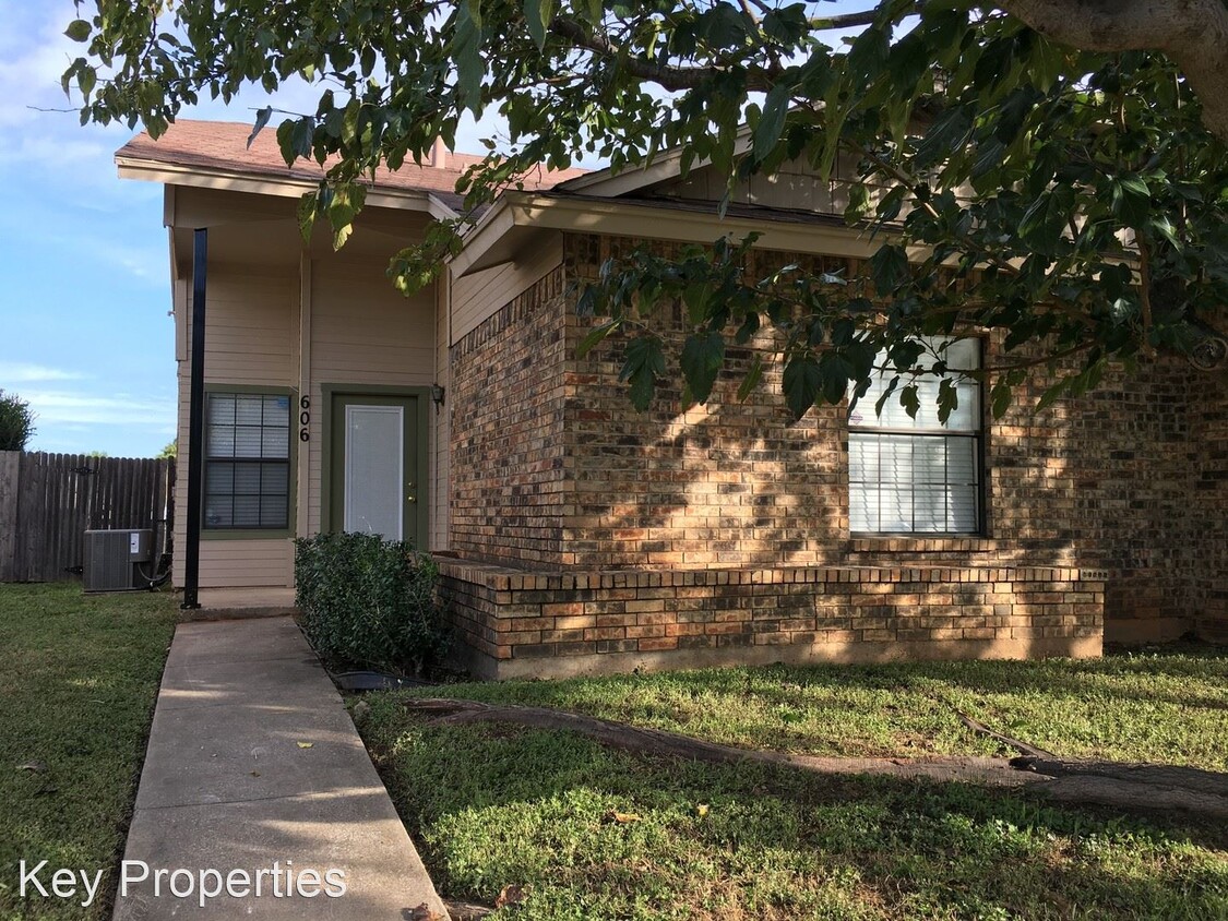 Primary Photo - 2 br, 2 bath House - 606 Canterbury Street