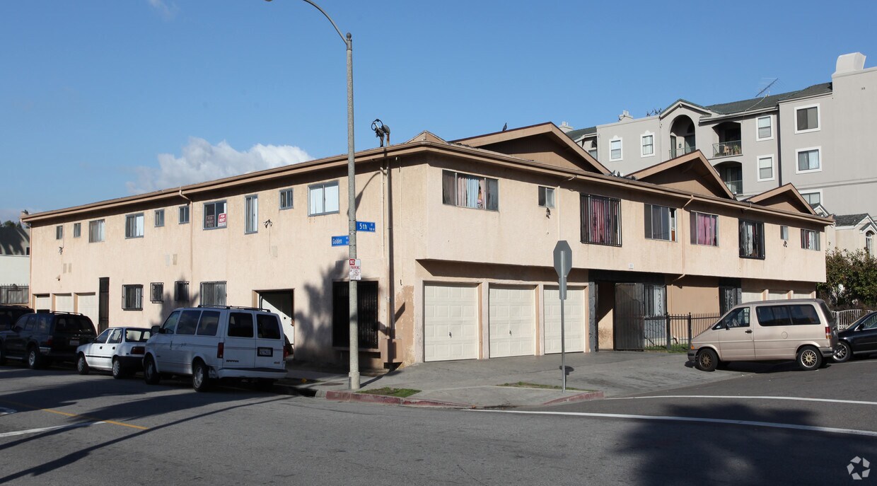 Primary Photo - 737 W 5th St