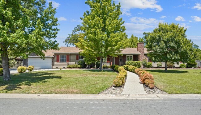Building Photo - 4 Bed / 3 Bath | Arden Park Home Available...