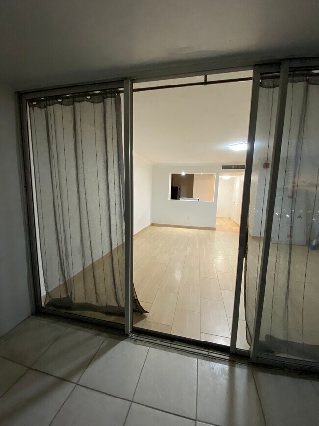 Foto del edificio - 1865 79th Street Cswy
