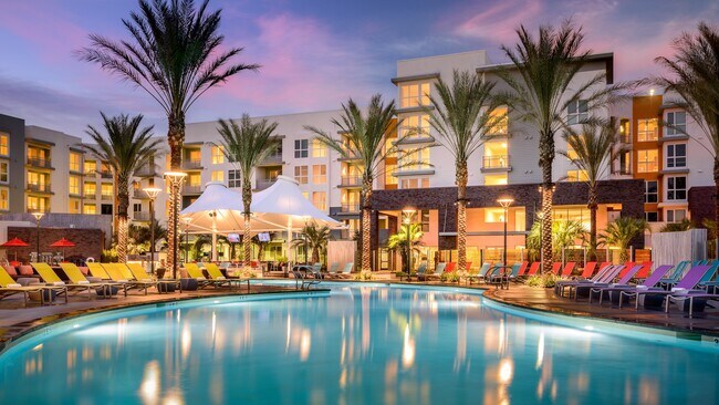 Building Photo - Ascent