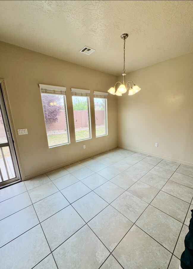 Building Photo - 2902 E 3520 S