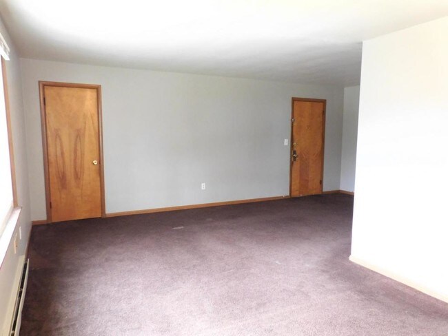 Building Photo - 3026 Hadley Rd.