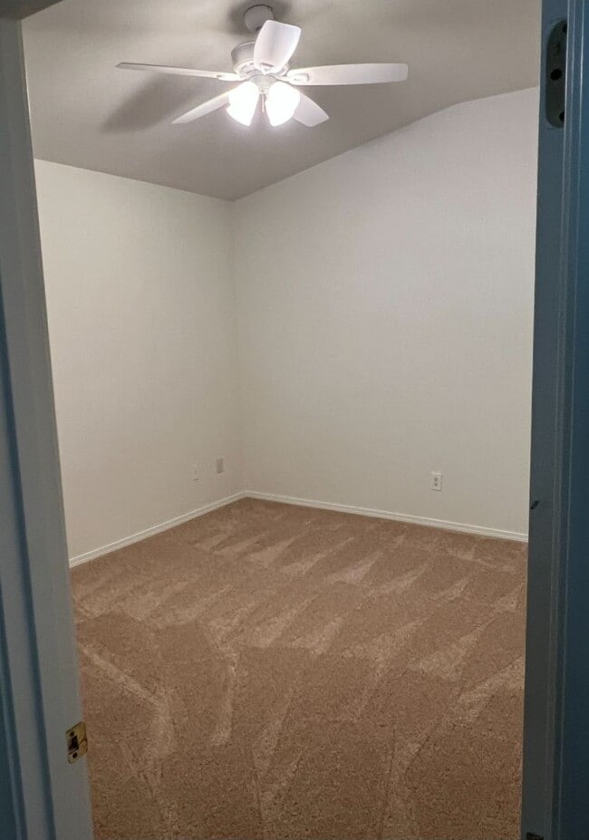 Building Photo - 3-bedroom, 2-bath home in Sierra Bonia Sen...