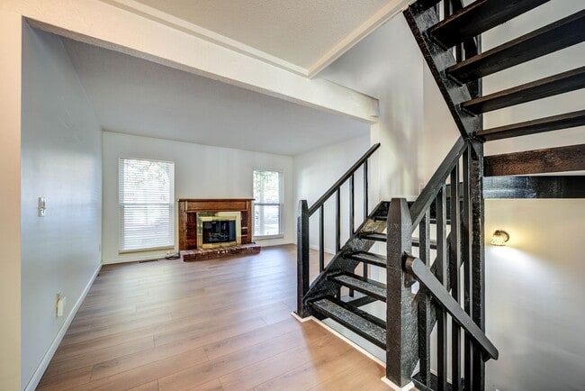 Building Photo - Live the Lake Lifestyle! 3-bedroom, 1.5-bath Condo