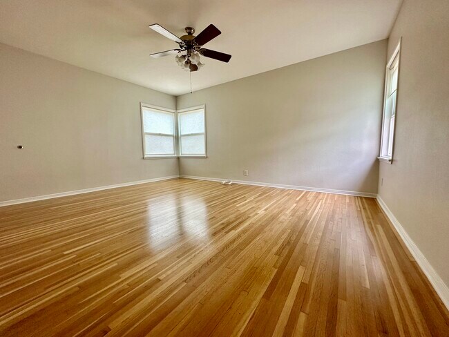 second bedroom - 1605 Cabrillo Ave