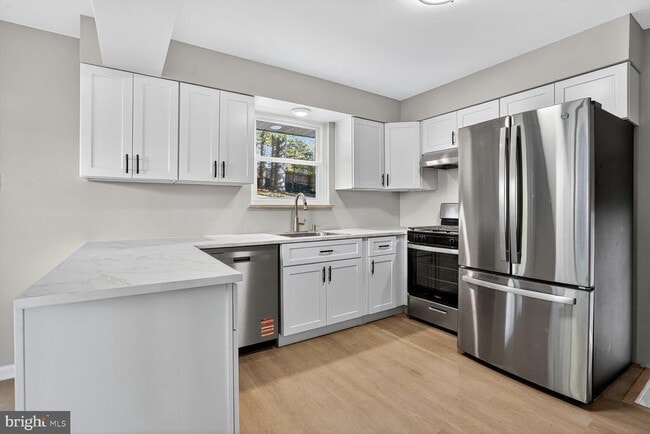 Foto del edificio - 5307 Kepler Ln