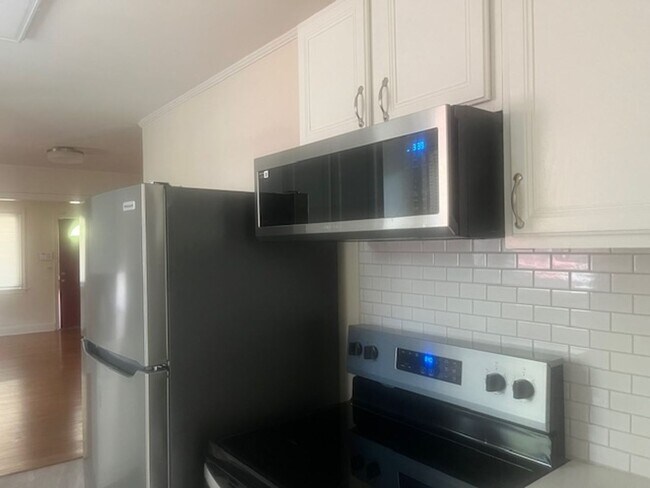 Foto del edificio - 3 bedroom 1 bath remodeled home.