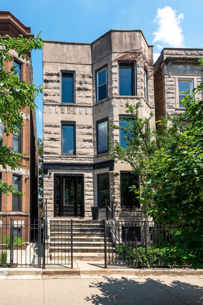 Building Photo - 3513 N Sheffield Ave