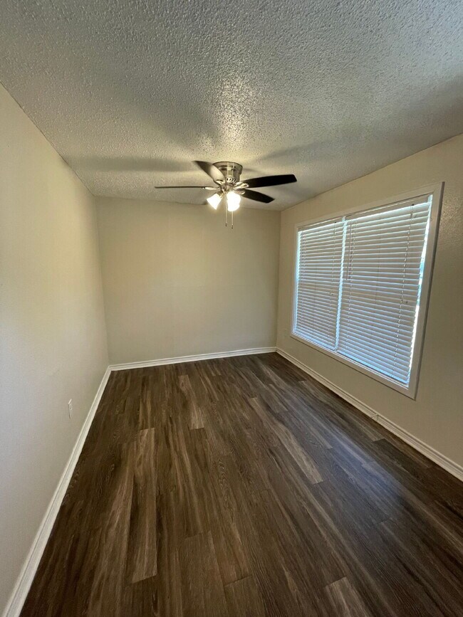 Foto del edificio - Stunning 3-Bed, 2-Bath Retreat in Lubbock – Spacious 1558 Sq Ft Home!