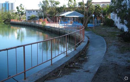 Waterfront - Park View Island Apartments