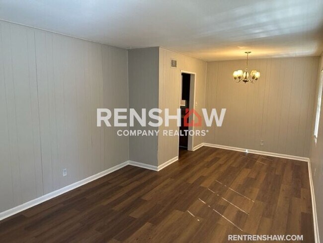Foto del edificio - Colonial Acres - 3 bed / 1 bath - Renovate...