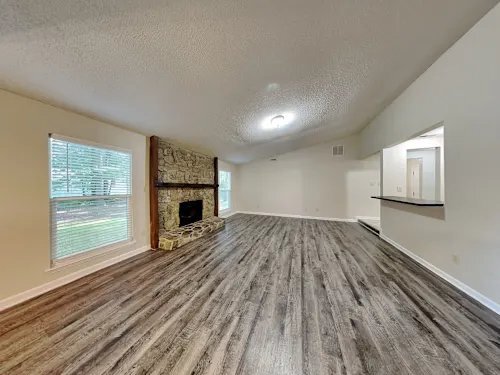 Building Photo - 4700 Cricklewood Ln