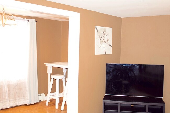 Building Photo - 400 E Lead St