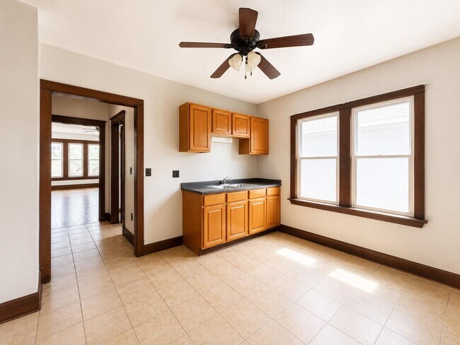 Foto del edificio - 2607 N 44th St