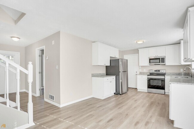 Building Photo - 447 Rock Meadow Dr