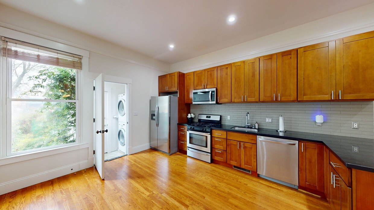 Photo - 1728 Waller St-