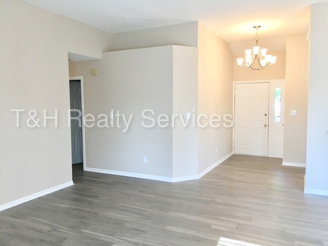 Building Photo - 7879 Chesapeake Dr E