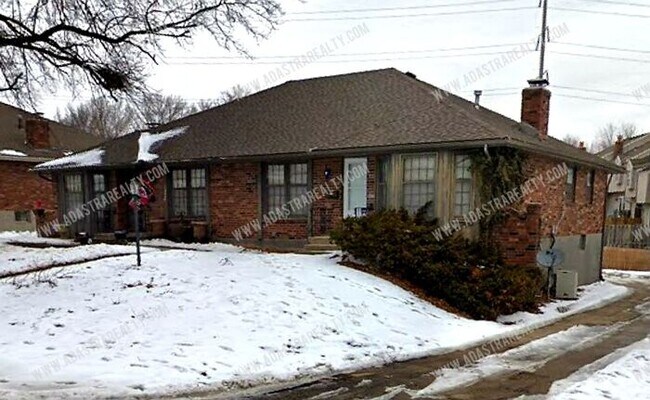 Building Photo - Amazing South KCMO Duplex in Raytown Schoo...