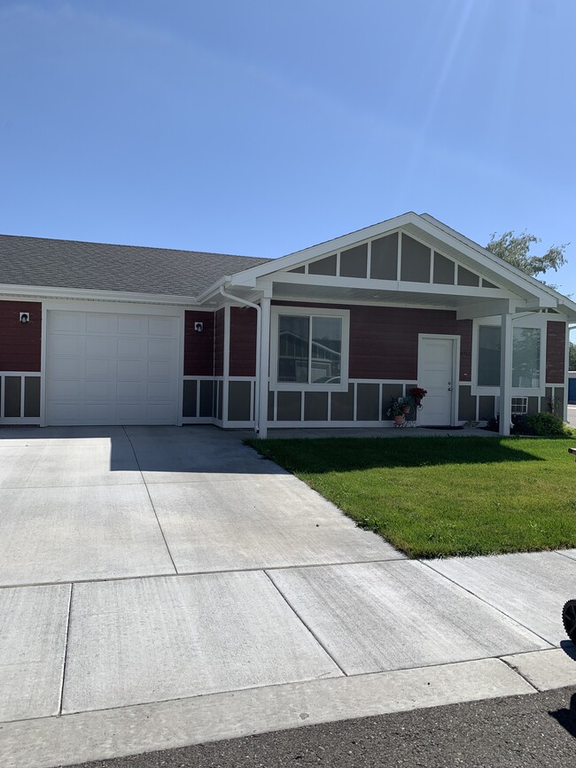 Building Photo - Southwest Patio Home Apartments