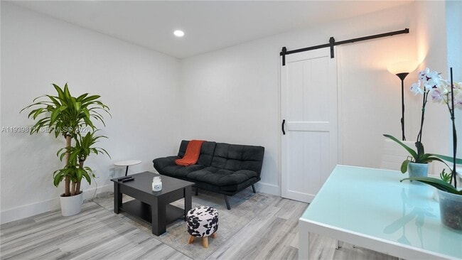 Foto del edificio - 1441 NE 154th Terrace