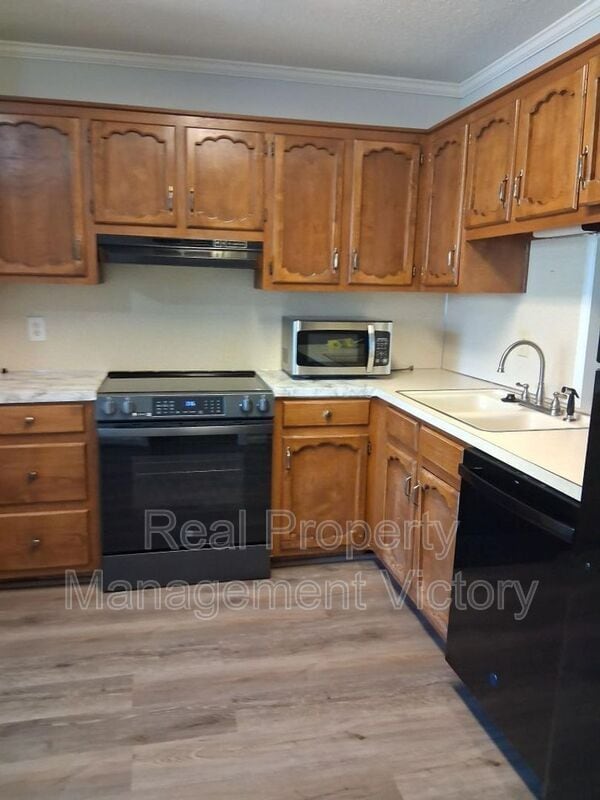 Building Photo - 3439 Wildewood Dr