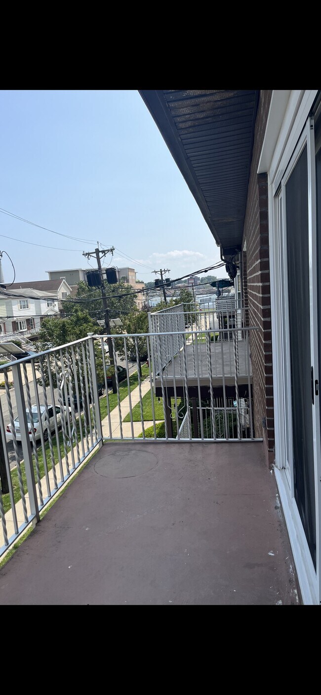 21 Zabriskie Ave Unit 5D, Bayonne, NJ 07002 Condo for Rent in Bayonne, NJ