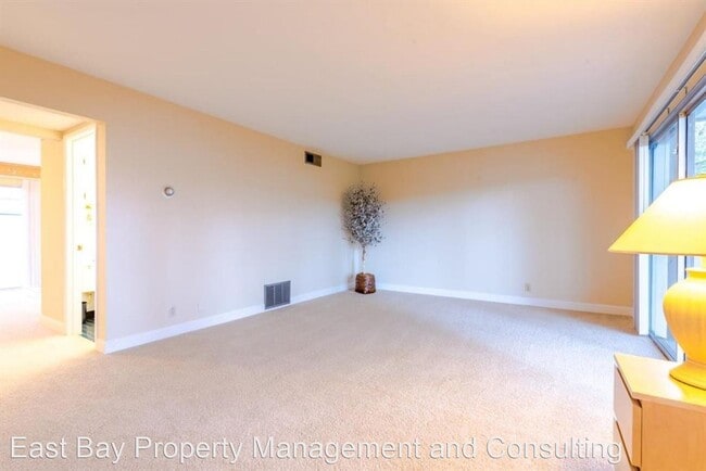 Building Photo - 2 br, 1 bath House - 4513 Via La Paz