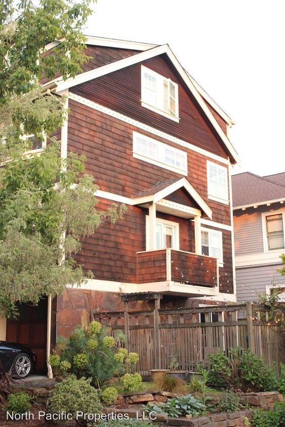 Foto principal - 2 br, 2.5 bath House - 1101 E Harrison St