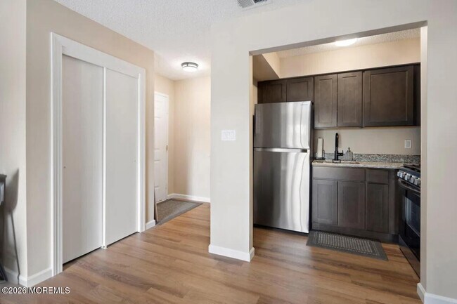 Foto del edificio - 84 Diane Dr