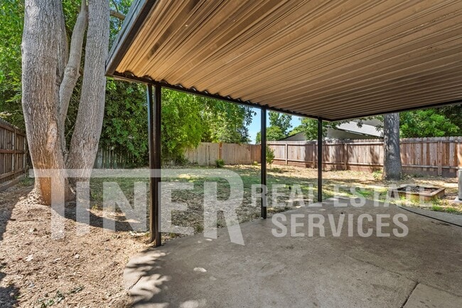 Building Photo - 8912 Lanier Way
