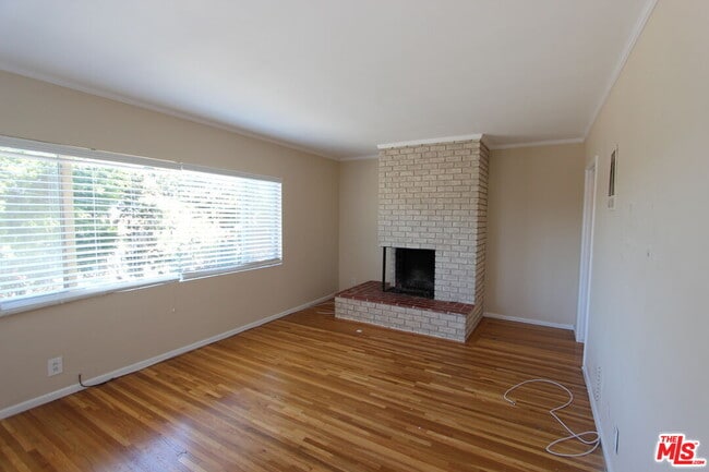 Foto del edificio - 380 Pershing Dr