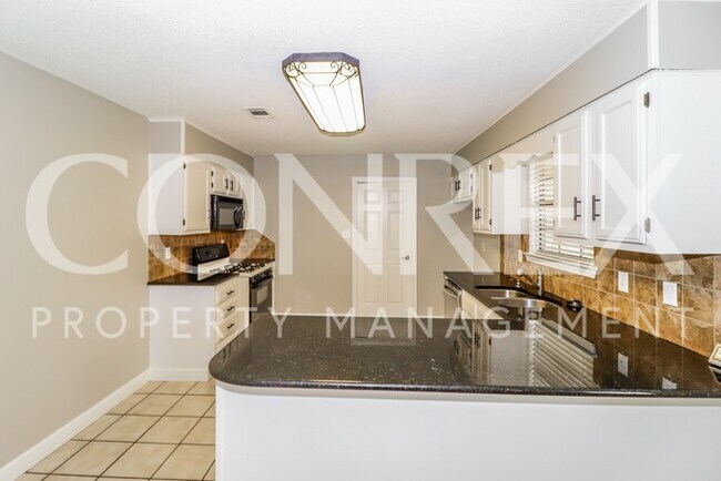 Building Photo - Beautiful home available in the heart of B...
