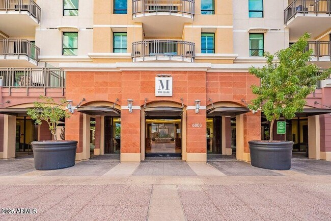 Foto del edificio - 6803 E Main St
