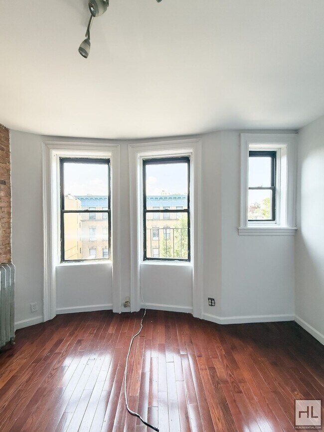 Foto del edificio - PROSPECT PLACE / 1-Bedroom, 1-Bathroom