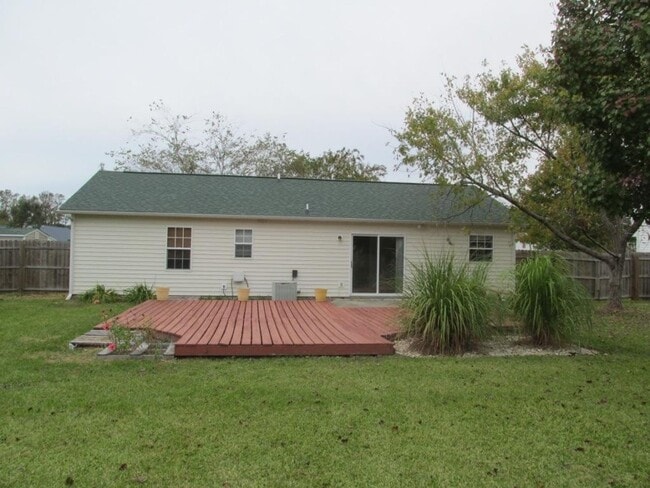 Building Photo - 1002 Birch Ct