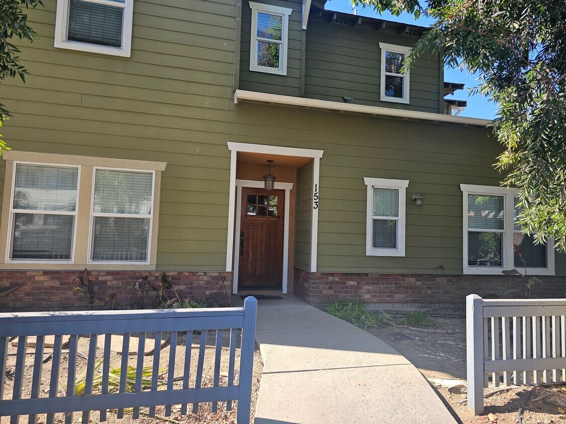 Foto principal - 153 Stenner St