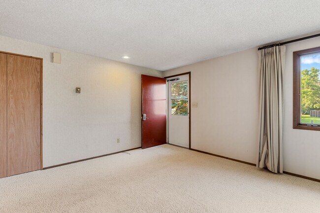 Foto del edificio - 9 Big Horn Dr